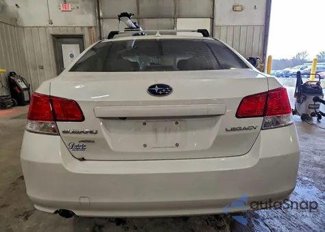 2014 Subaru Legacy 2.5I Premium z USA, uszkodzony, nr VIN 4S3BMCD6XE3026107